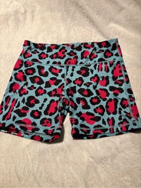 IAB Women’s Mid-Rise Athletic Shorts - size 8/Medium